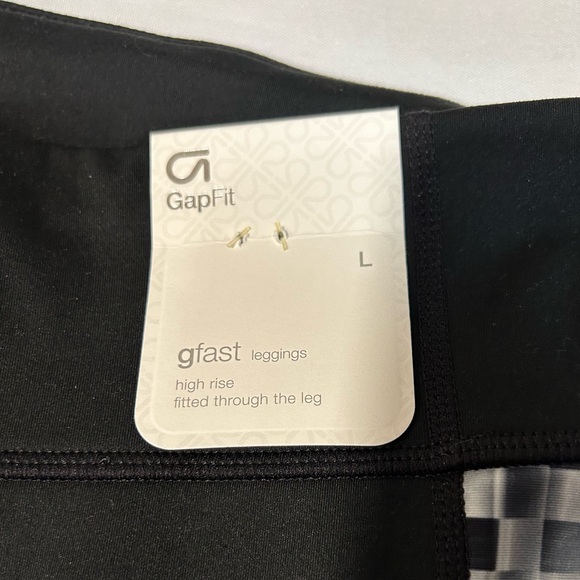Brand new GapFit leggings high rise fitted through the leg in black,white, gray. - Picture 12 of 12